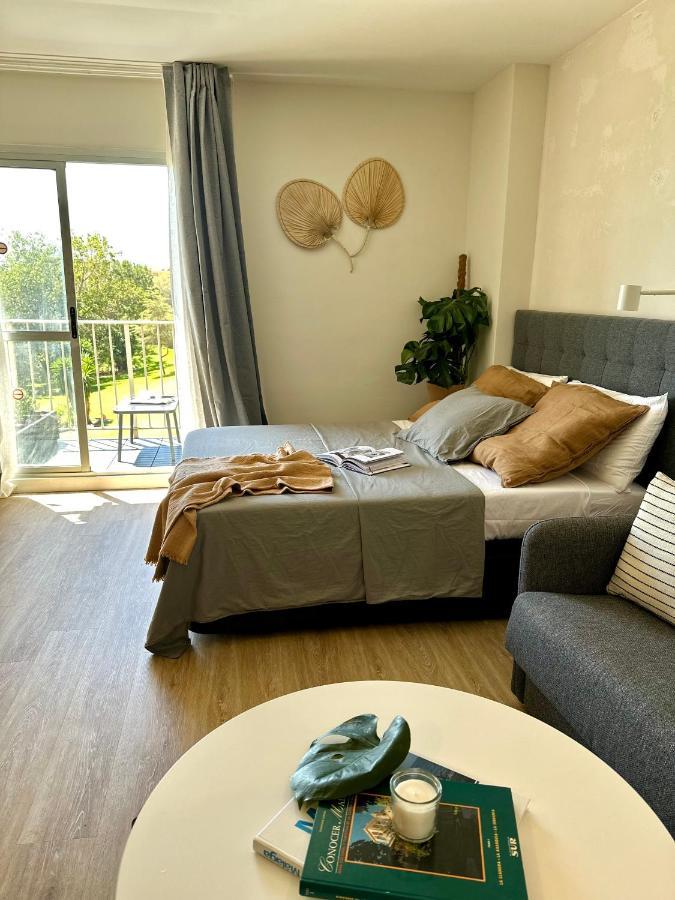 Minerva Estudio Suite La Biznaga , Beach And Pool בנאלמדנה מראה חיצוני תמונה