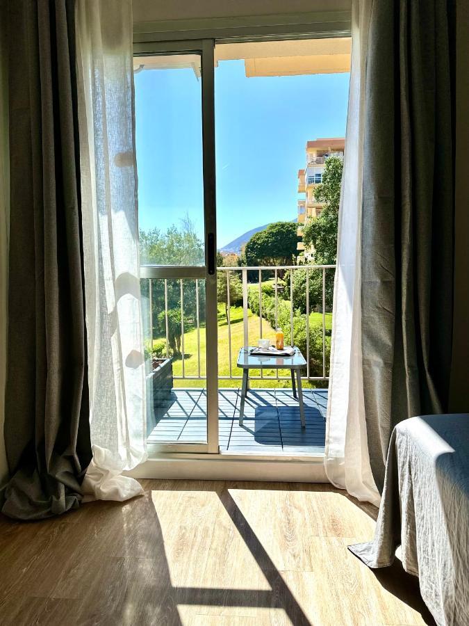Minerva Estudio Suite La Biznaga , Beach And Pool בנאלמדנה מראה חיצוני תמונה