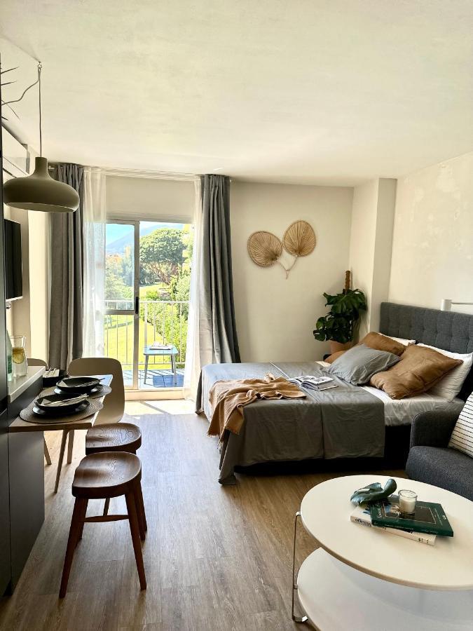 Minerva Estudio Suite La Biznaga , Beach And Pool בנאלמדנה מראה חיצוני תמונה