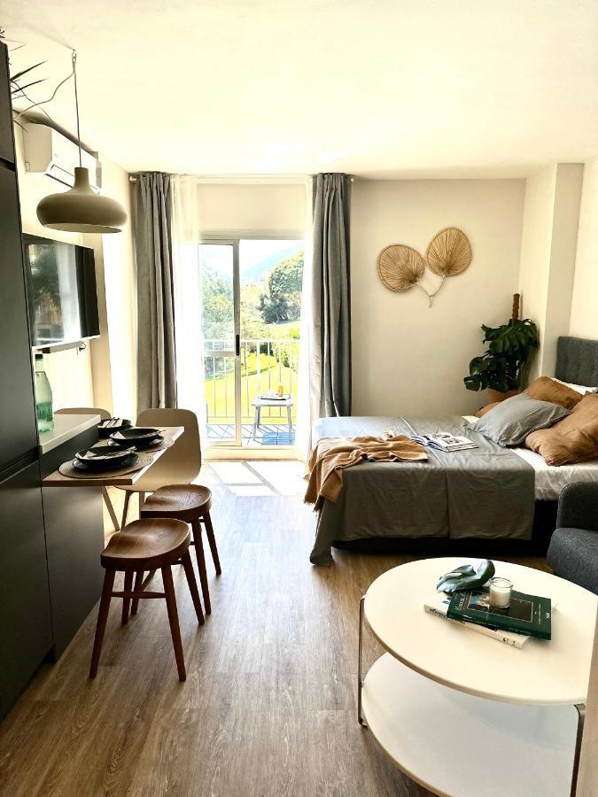Minerva Estudio Suite La Biznaga , Beach And Pool בנאלמדנה מראה חיצוני תמונה